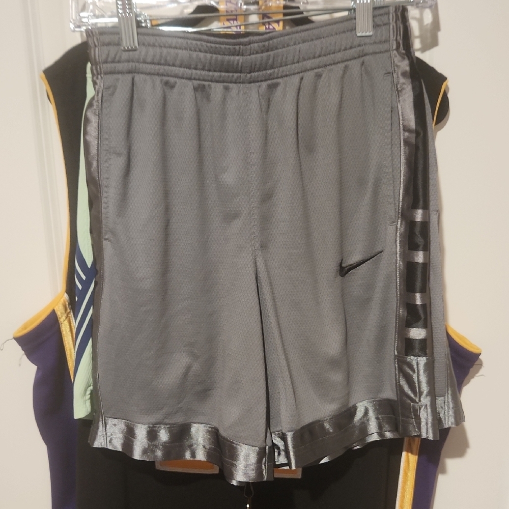 Nike Gray Athletic Shorts Lightweight Breathable Design